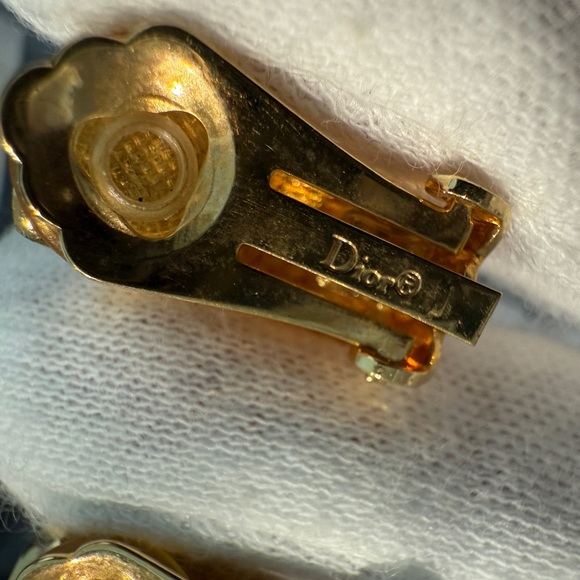 LOT 2238 18K gold plated Christian Dior vintage clip on earrings - Picture 4 of 7